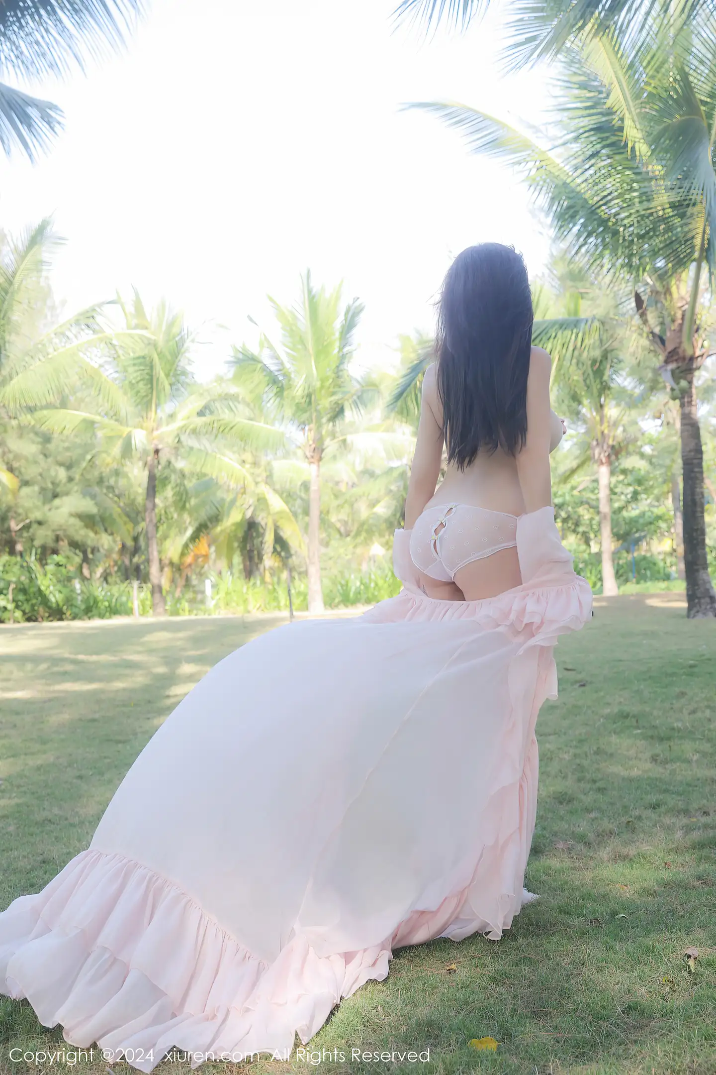 图片[2]-[XiuRen秀人网]VOL.8007 模特小薯条nienie户外性感粉色薄纱长裙半脱秀惹火身材诱惑写真59P-秀人网官方网站